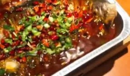 外卖爆料烤鱼视频教程完整版,烤鱼视频教程，在家轻松享受美食时光